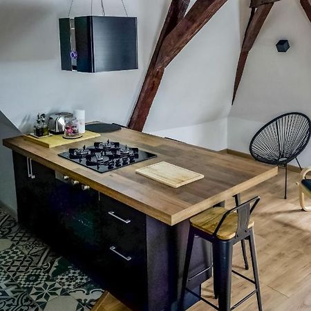 Vue Sur La Cathedrale - Au Coeur De Bourges Apartamento Exterior foto