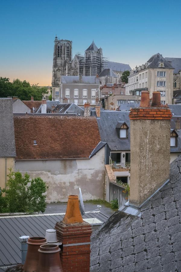 Vue Sur La Cathedrale - Au Coeur De Bourges Apartamento Exterior foto